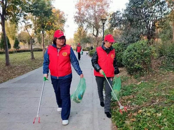 以公益服务践行爱心行动